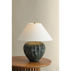 Tischlampe aus Keramik mit strukturiertem Sockel und Leinenschirm
